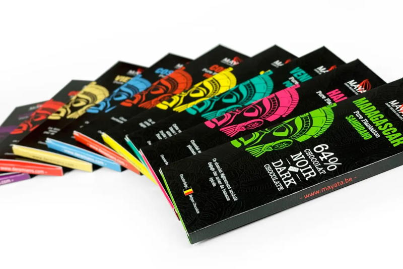 2714ad3f2b404f97f3b53c1d517147001630568278.jpg deremiens-maitre-chocolatier-product-line-box-packaging.jpg